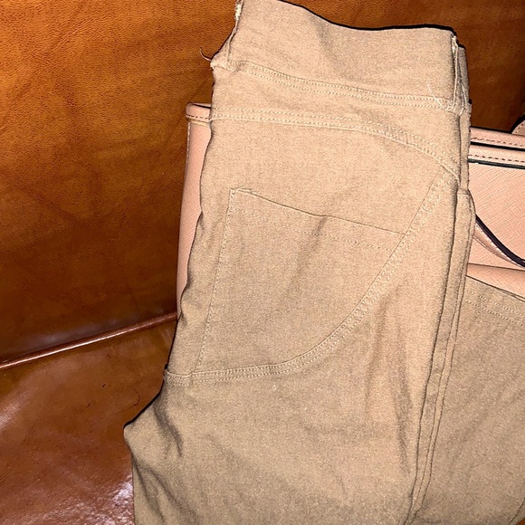 EUC Booty Shaping Khaki Leggings Practically New - Picture 6 of 12